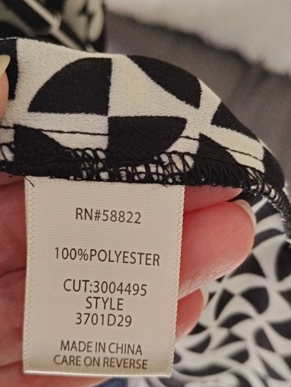 Max Studio Black and White Geometric Kimono Top - Picture 4 of 8